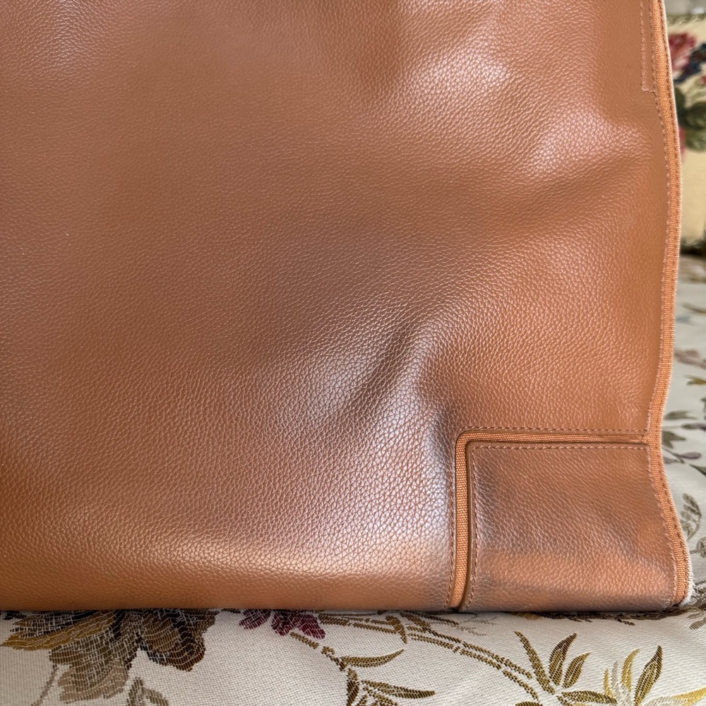 Tory Burch Shoulder Tote - Picture 10 of 16